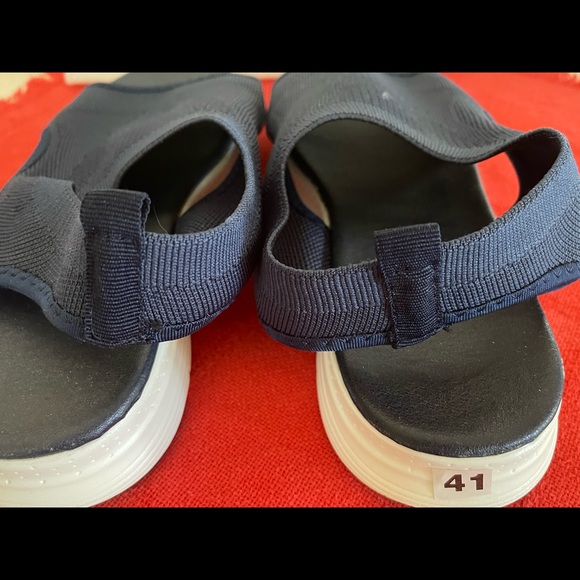 Nanccy Women’s Comfortable Blue Sandals - Picture 4 of 12